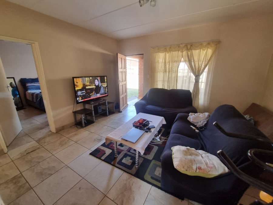 2 Bedroom Property for Sale in Waterval East North West